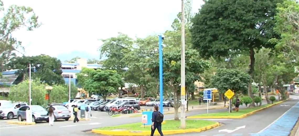 UCR apuesta por nuevas carreras en semiconductores, manufactura y ciencia de datos