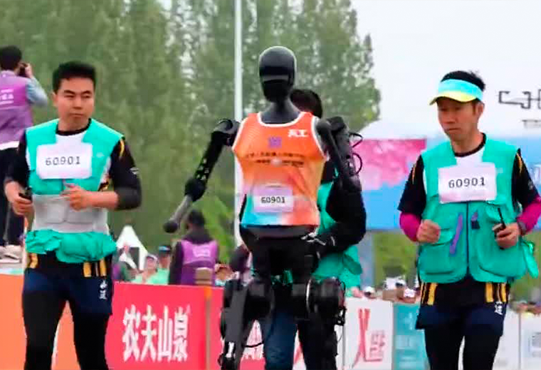 Robots humanoides correrán media maratón en China para poner a prueba su autonomía