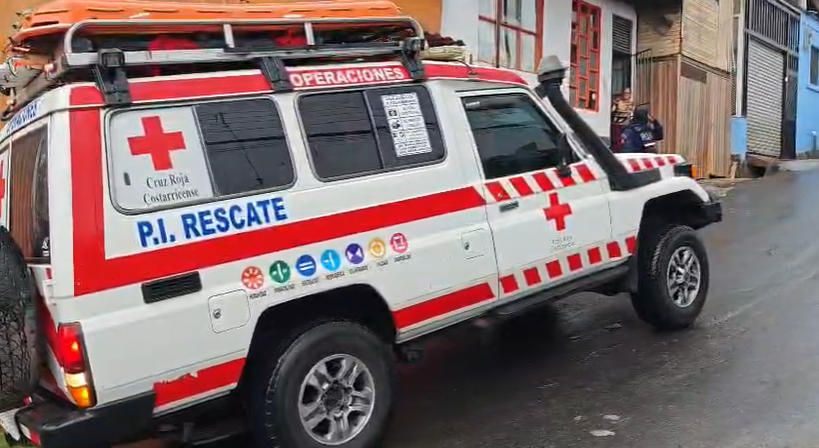 Encuentran hombre fallecido a la orilla de un río en Heredia