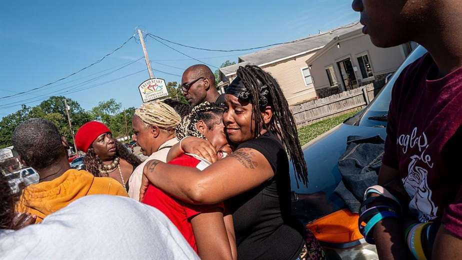 Un hombre mata a siete de sus hijos y a otro menor en un tiroteo masivo en Luisiana