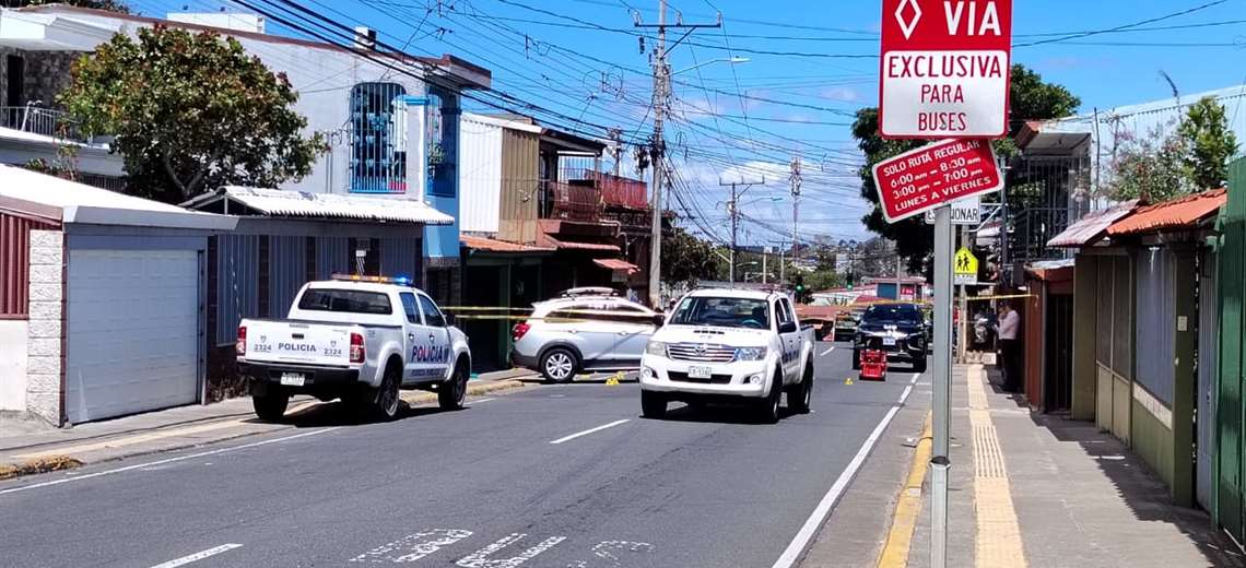 Sicarios sorprenden y matan a hombre frente al portón de su casa en Heredia