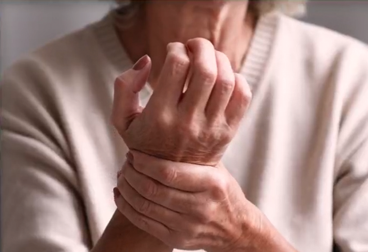 Dolor, hormigueo y debilidad: señales que podrían alertar sobre daño nervioso