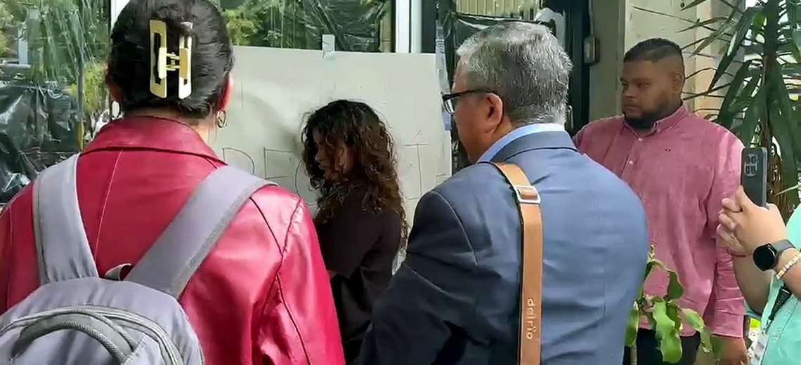Rector de UCR entra a edificio tomado por estudiantes 
