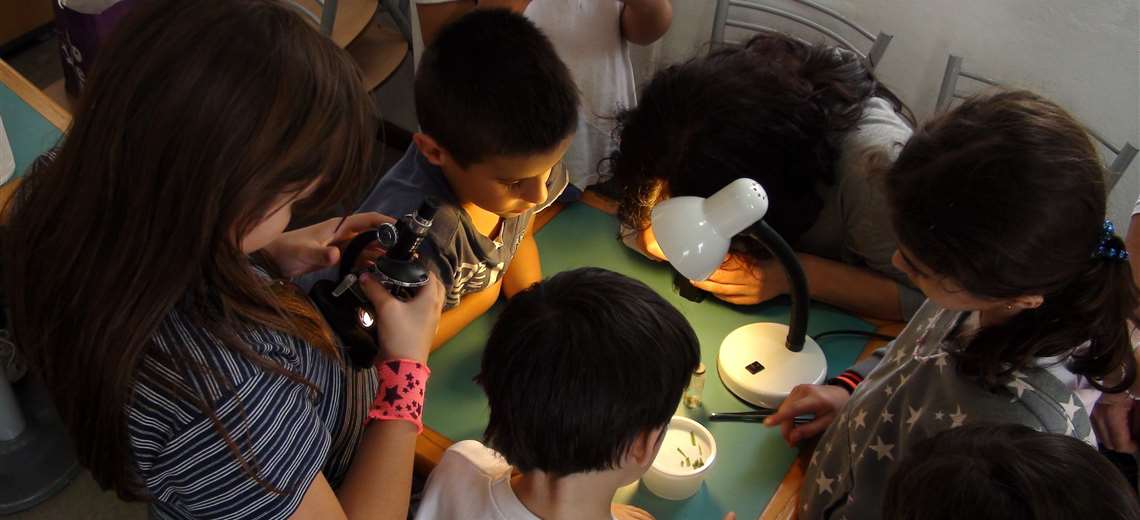 La violencia que no se ve: abandono y negligencia golpean a la niñez costarricense