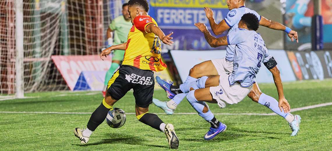 Herediano y Sporting empatan sin goles