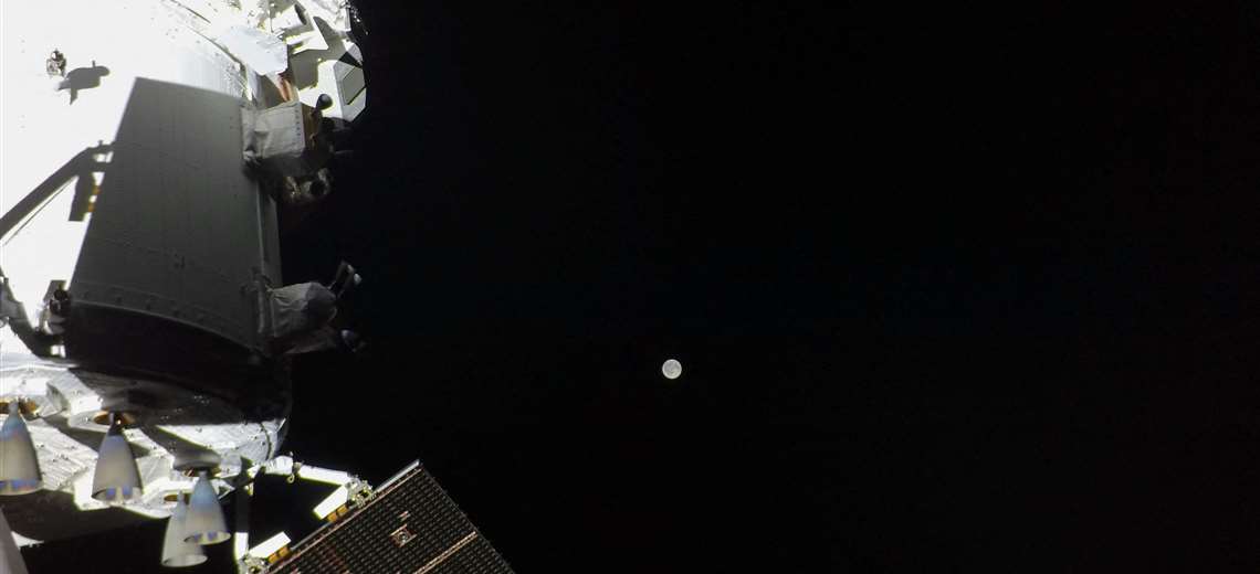 Los astronautas de Artemis II ya están a mitad de camino hacia la Luna