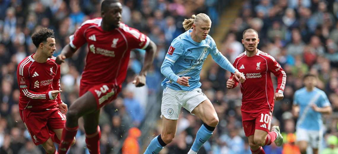 Manchester City golea al Liverpool con triplete de Haaland y avanza a semifinales de la FA Cup