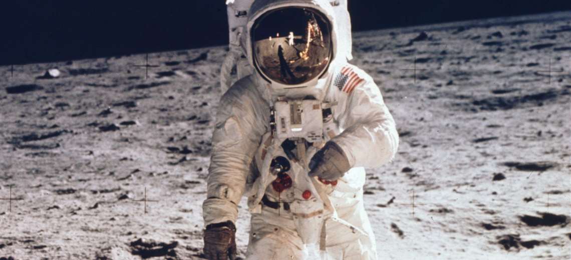 ¿Por qué los astronautas de Artemis II no pisaron la Luna como en las misiones Apolo?