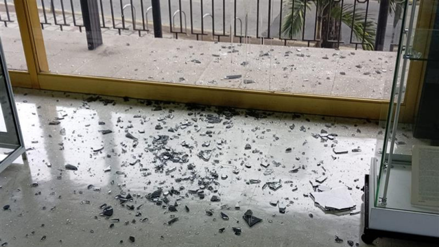 Disparos contra Biblioteca Nacional dejan daños en históricos ventanales