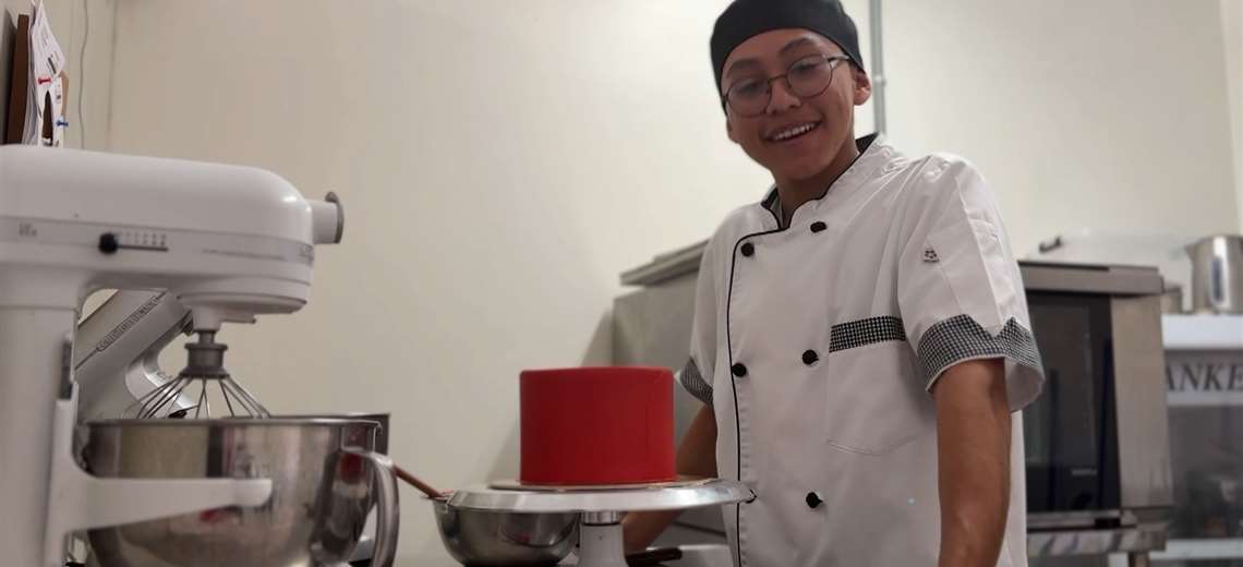 De la cocina de su mamá a conquistar Tibás con queques que parecen arte