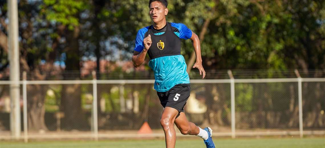 Video: Jared Ríos, el volante de Liberia que vive en casa de padres de Cristian Gamboa