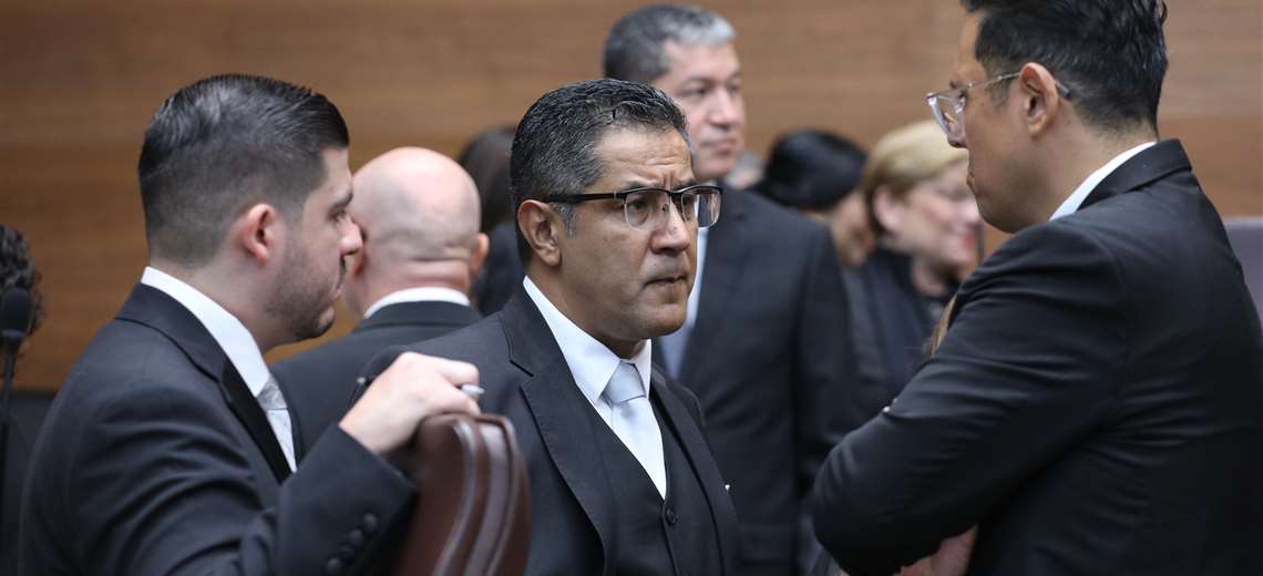 Oficialismo anuncia moción para pedir nueva lista de candidatos a magistrados suplentes