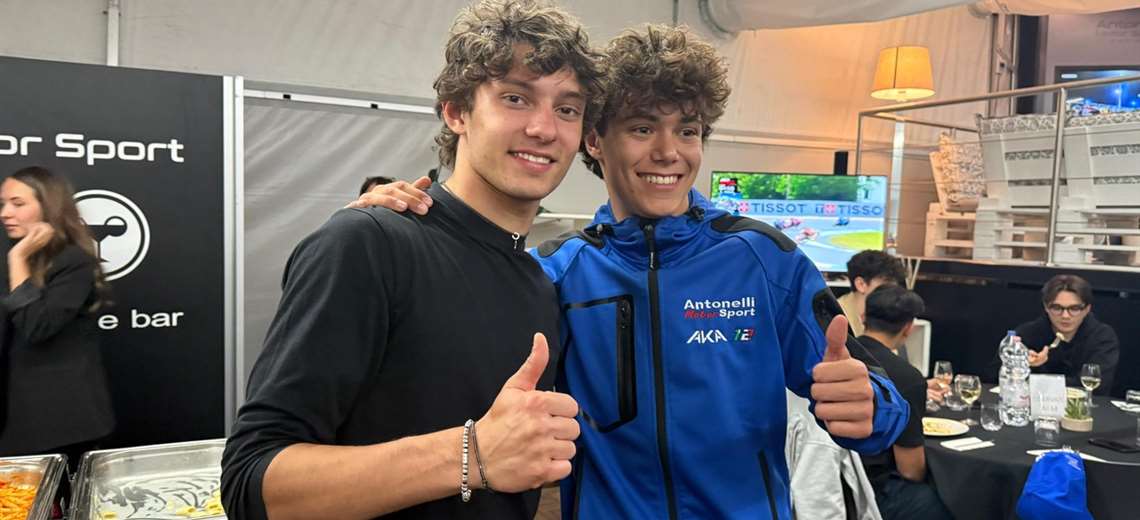 Evan Michelini tuvo visita de lujo en inicio de temporada en Fórmula 4