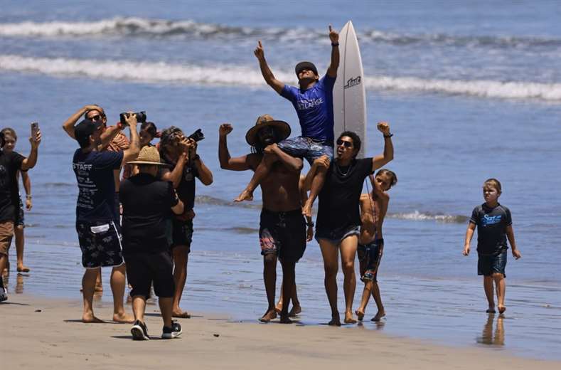 Jair Pérez vuelve a ganar tras siete años en el Circuito Nacional de Surf