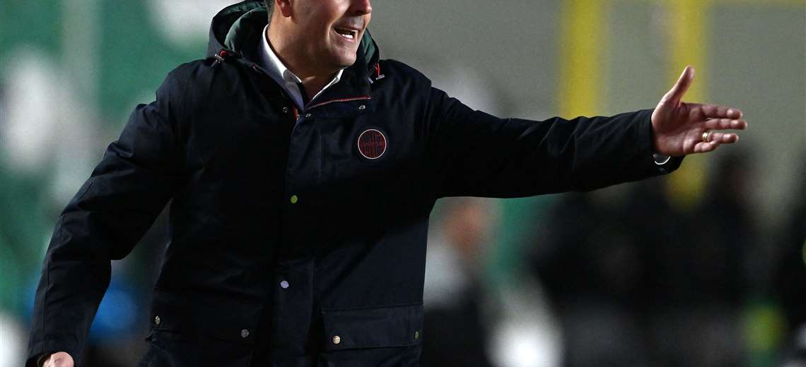 Nuevo técnico de Alajuelense ya está en el país