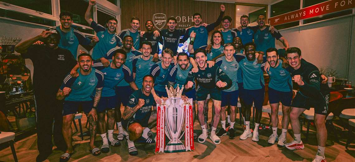Video: Así festejaron los jugadores del Arsenal su título