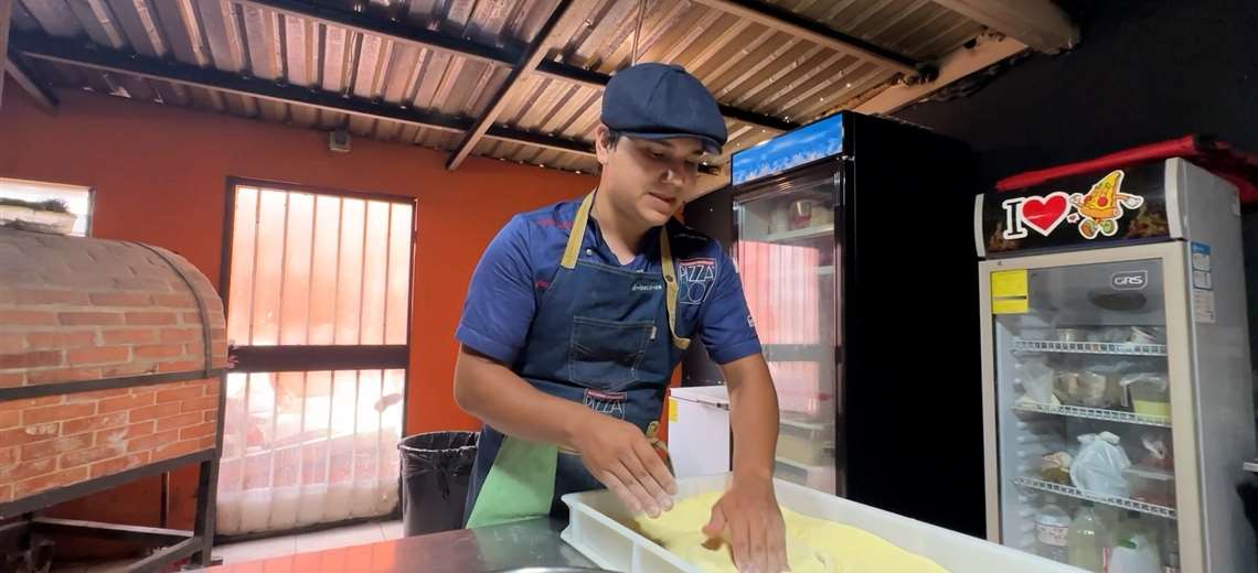 La pizza que un chef de Pérez Zeledón creó para no olvidar tiempos difíciles de su infancia