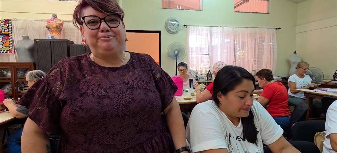 ¿Cómo una maestra de manualidades se convirtió en el corazón del IPEC María Pacheco en Alajuela?