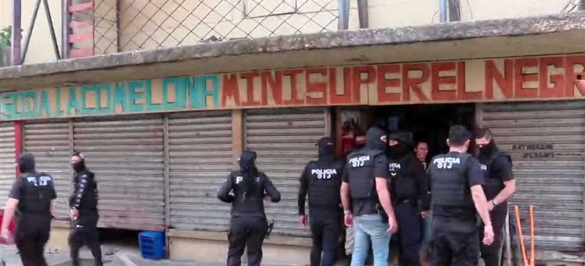 OIJ allana por quinta vez local de expolicía y decomisa 12 mil cajetillas de cigarrillos