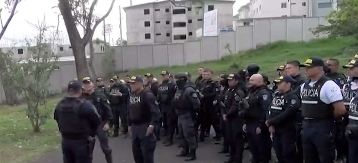 Operativo policial detuvo a 13 personas con órdenes de captura en San José