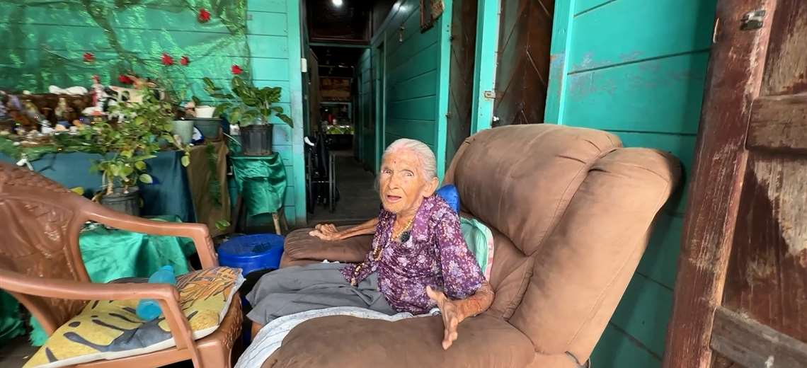 Tiene 91 años, fue pionera en la mecánica y un pueblo entero le dice 