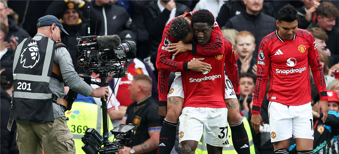 Manchester United gana al Liverpool y regresa a Liga de Campones