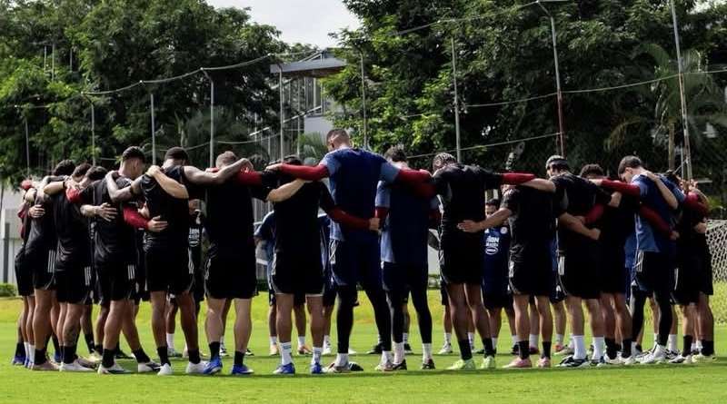 Fernando Batista dio lista de convocados para partido ante Colombia