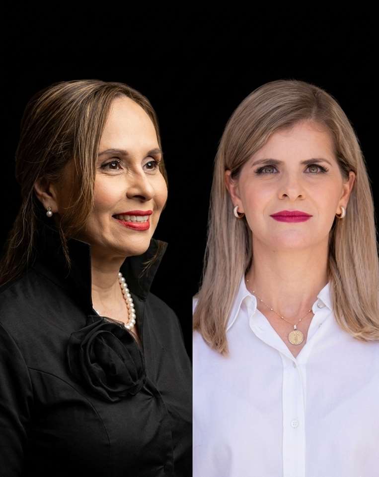 HISTÓRICO: LAURA FERNANDEZ JURARÁ FRENTE A OTRA MUJER