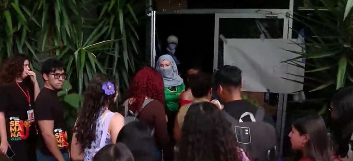 UCR reporta avances en negociación con estudiantes que mantienen tomada la Rectoría
