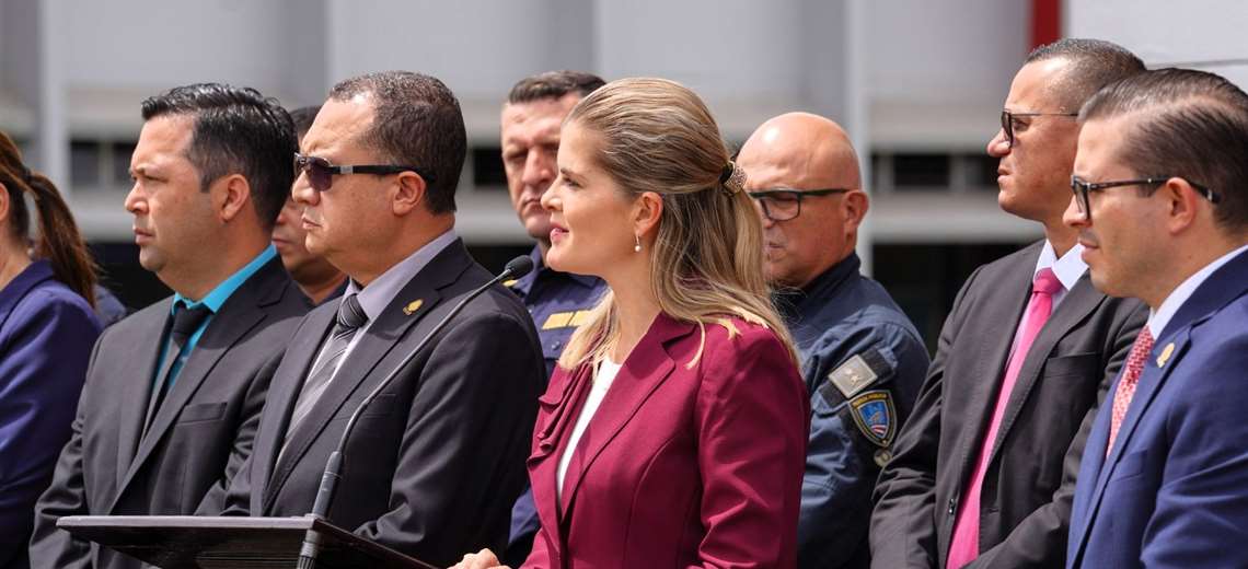 Laura Fernández designa a abogado y asesor político para dirigir la DIS
