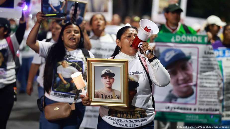 Horas antes del Mundial, familiares de desaparecidos se mani