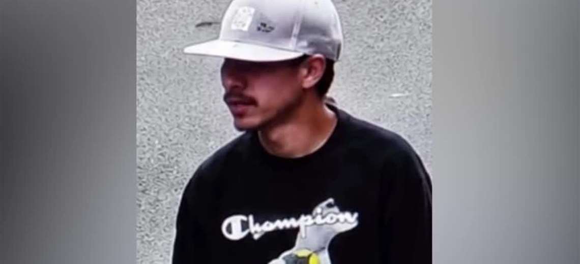 Policía busca a sospechoso de dispararle en la cara a policí