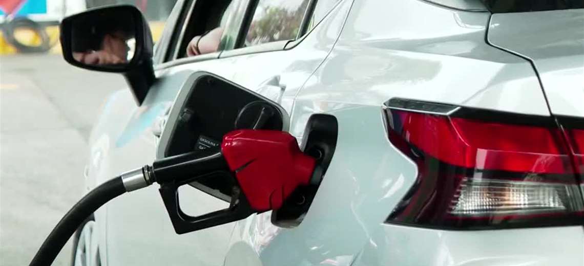 Esto es lo que tiene que desembolsar de más por llenar el tanque de su carro