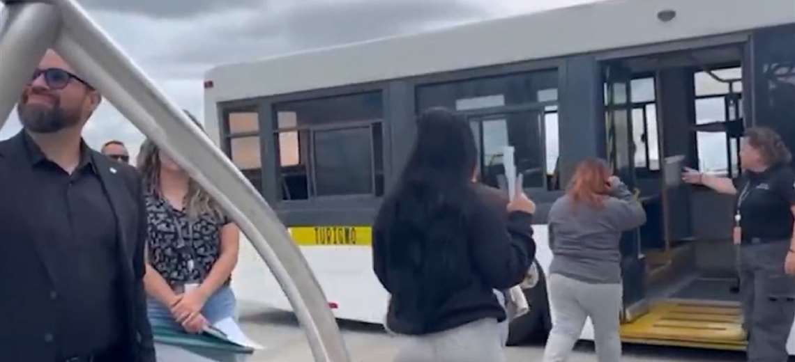 Costa Rica recibe otro vuelo con migrantes procedentes de Estados Unidos