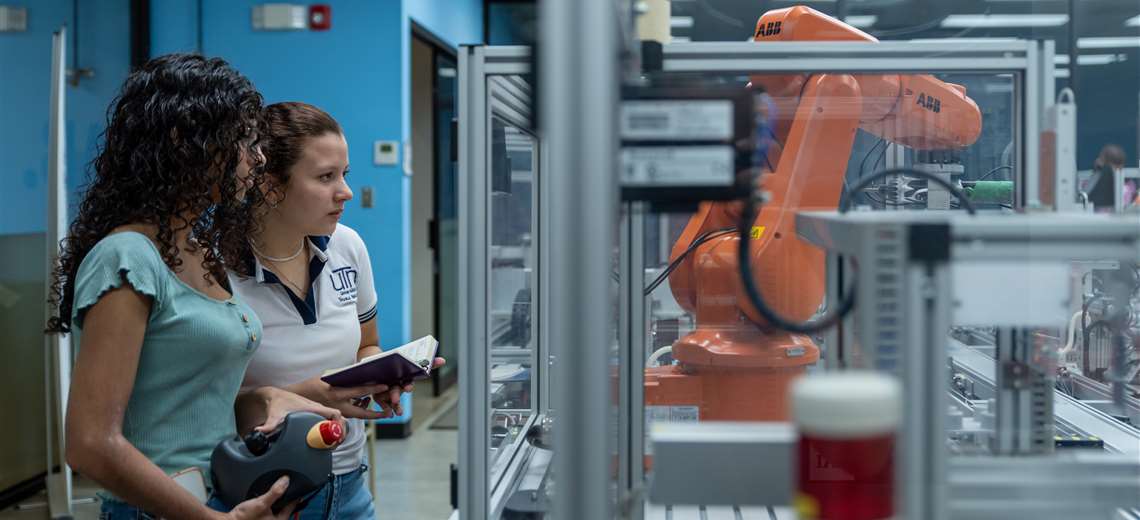 UTN aspira a ser bilingüe "a la vuelta de unos años", según 