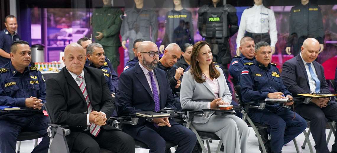 Laura Fernández ordena reforma para combatir ingreso ilegal 