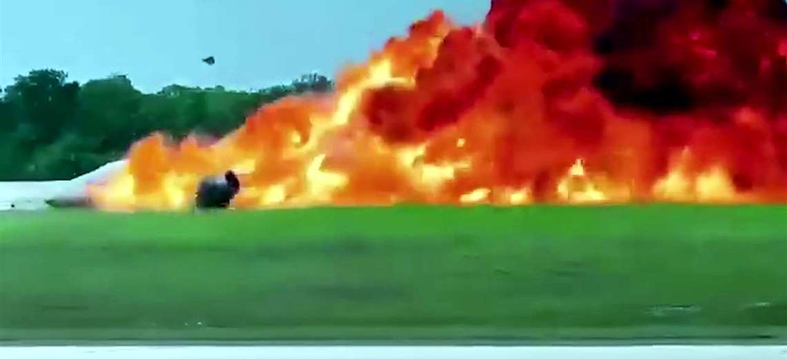 Impactante video muestra cómo se estrella avión en aeropuert