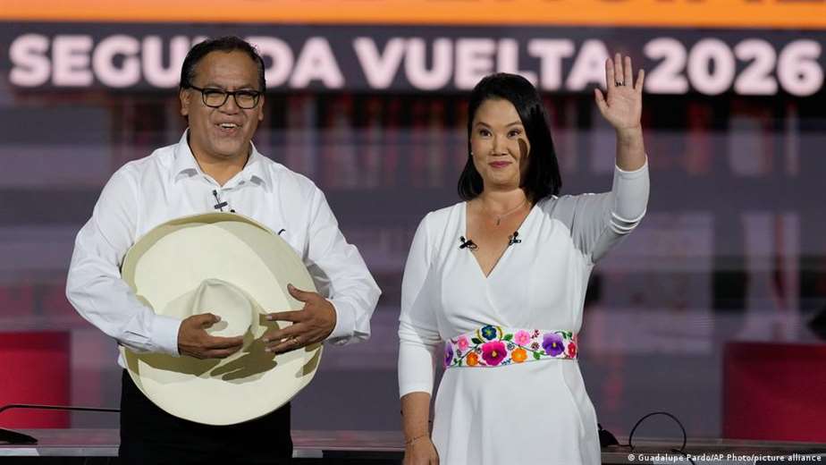 Empate técnico en Perú: Fujimori y Sánchez disputan voto a v