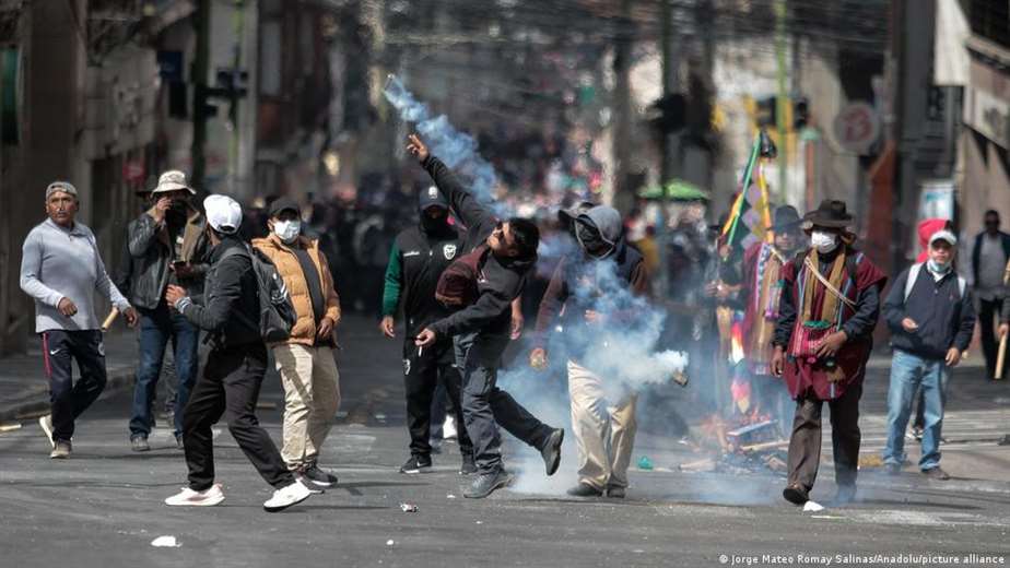 Paz advierte a "narcoterroristas" que "sus días es