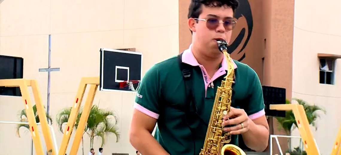 Joven saxofonista de Alajuelita es ejemplo de que 